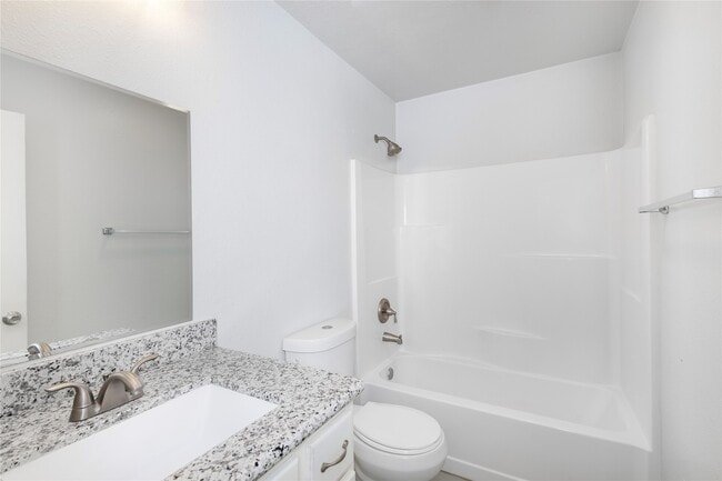 Building Photo - 634 Luke St