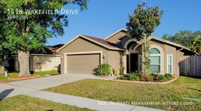 Building Photo - 1418 Wakefield Dr