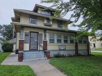 Building Photo - Beautiful 3-bedroom house available now