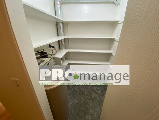 Building Photo - 3bd/2ba condo with gym and pool access