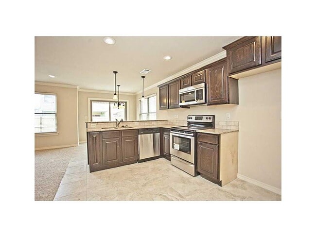 Building Photo - Clean and fresh near Washington Regional Hospital and the Bike Trail! To schedule your own showin...
