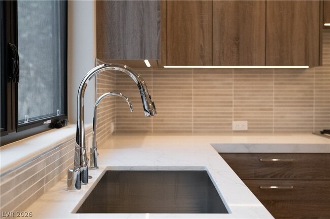 Building Photo - 446 Tranquil Peak Ct