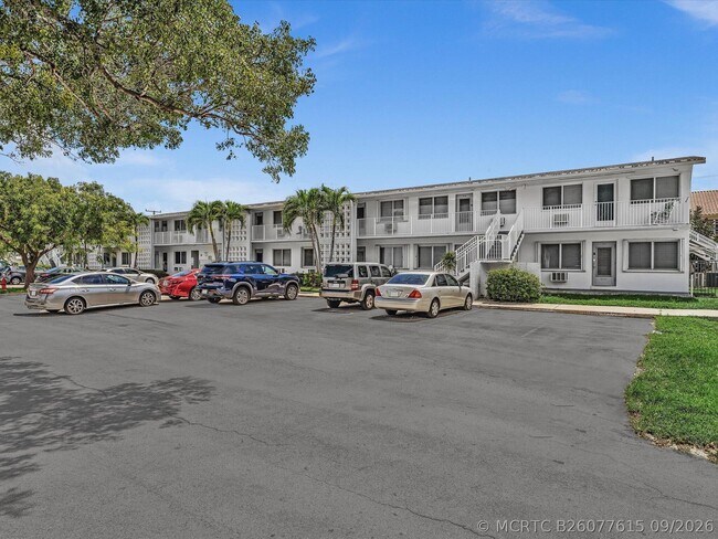 Building Photo - 2020 NE 51st Ct