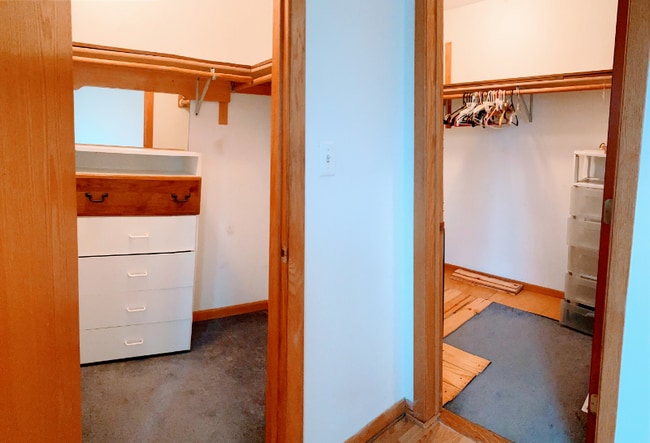 Building Photo - 1541 W 33rd St