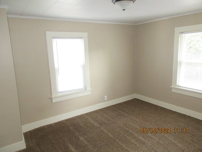 Building Photo - 2501 Oakridge Rd