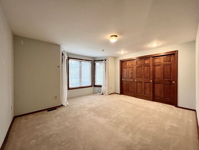 Building Photo - Golf Course Home in Mill Creek!