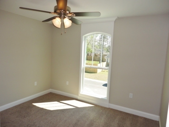Building Photo - Stylish 3BR/2.5BA Two-Story Home with Fenc...