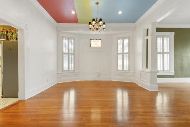 Building Photo - 1122 W Summit Ave.