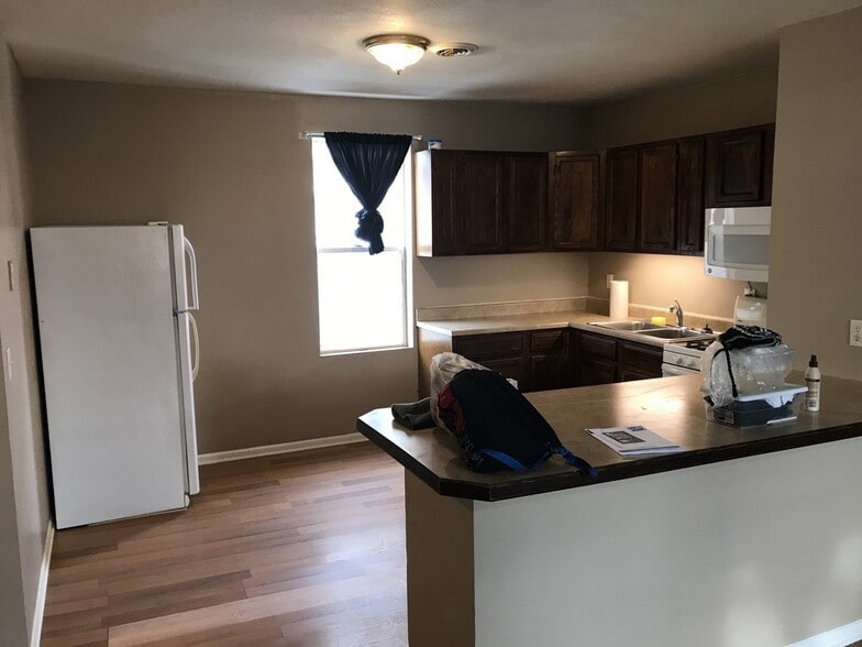 Building Photo - 3006 Emerson Avenue N #2