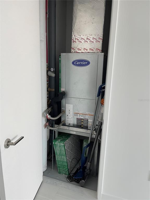 Building Photo - 400 Central Ave