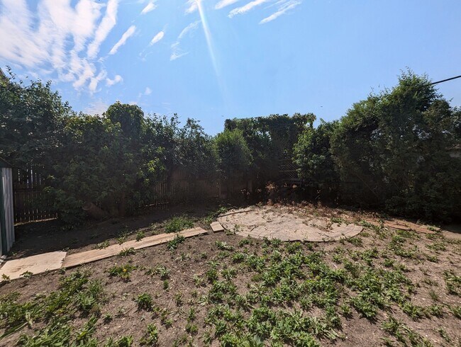 Building Photo - 8557 N National Ave