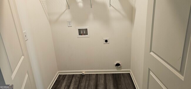 Building Photo - 3488 Cardinal Dr SW