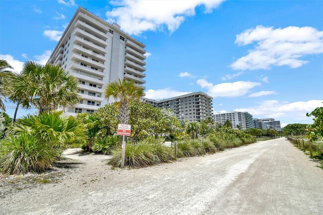 Building Photo - 9225 Collins Ave