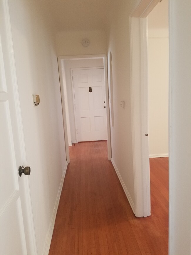 Building Photo - 8437 Naylor Ave