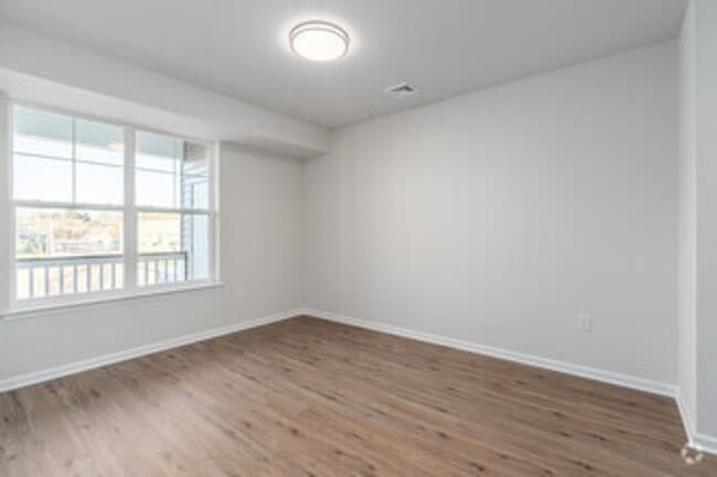 Building Photo - Luxury Flats