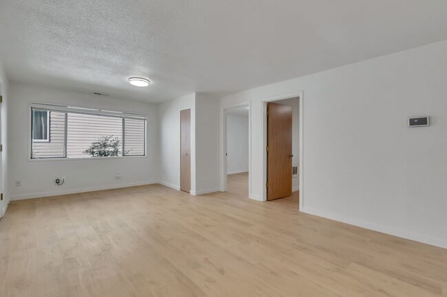 Building Photo - Charming 3 bed/1bath Lynnwood Home