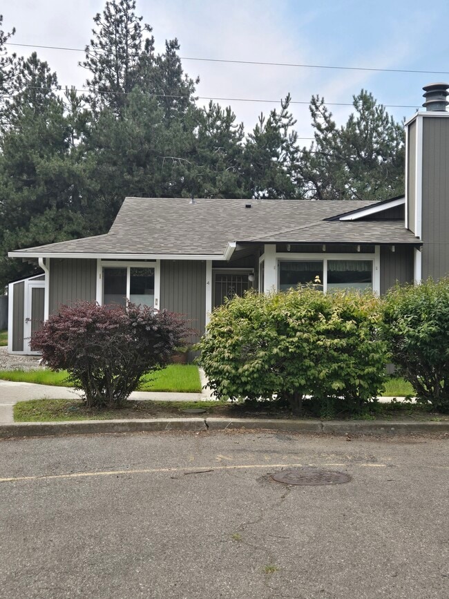 Building Photo - 6005 E 6th Ave