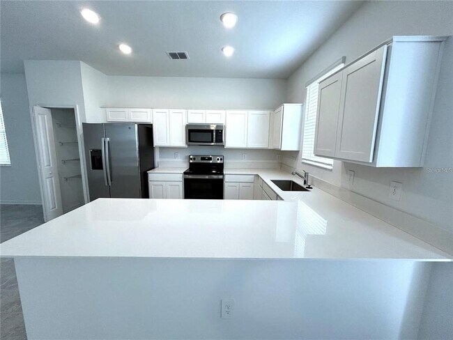 Building Photo - 398 Bogey Dr