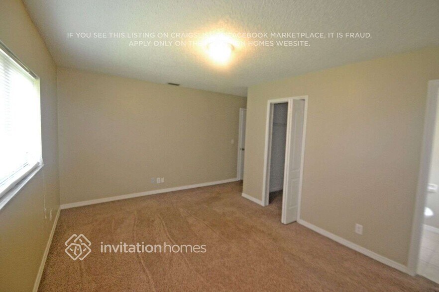 Building Photo - 10851 NW 32nd Ct
