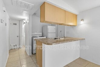 Building Photo - 1638 N Beverly Ave