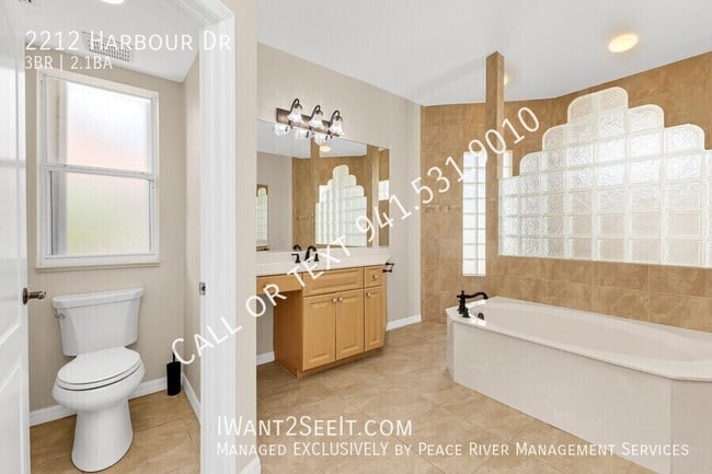 Building Photo - 2212 Harbour Dr
