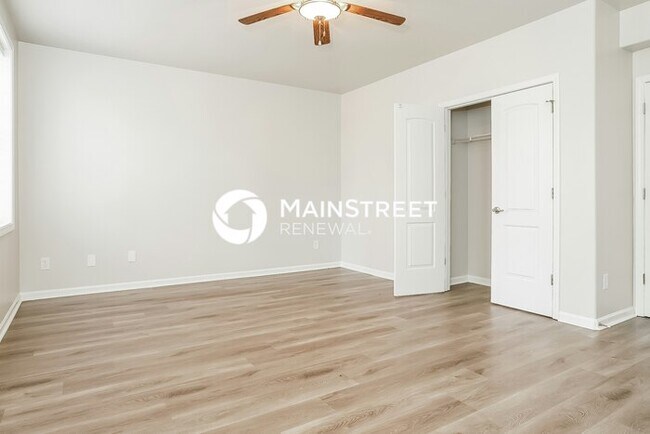 Building Photo - 4 Bedroom Pet-Friendly Home in WINSTON SAL...