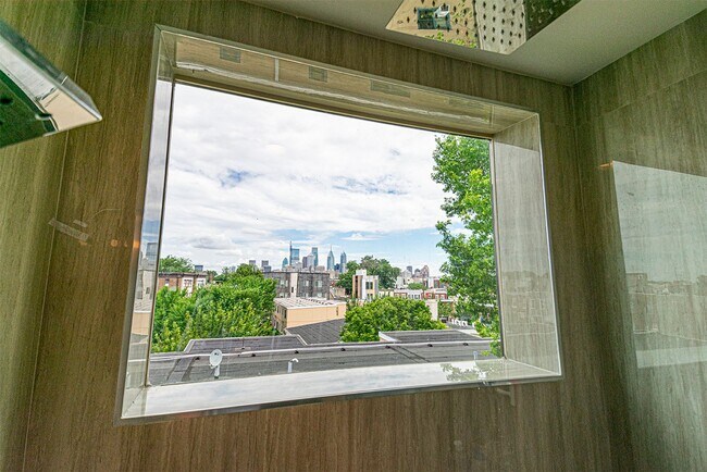 Building Photo - Four Bed Point Breeze Home