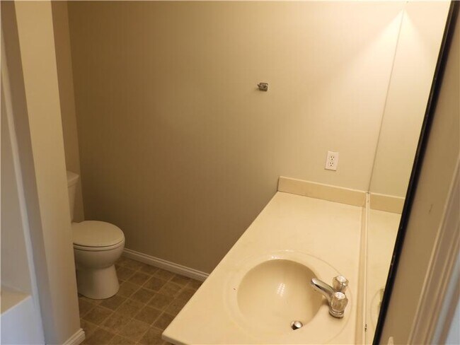 Building Photo - 1201 Catletts Ct