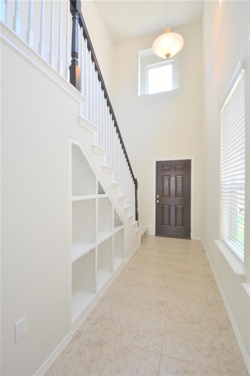 Building Photo - 13915 Osmarea Dr