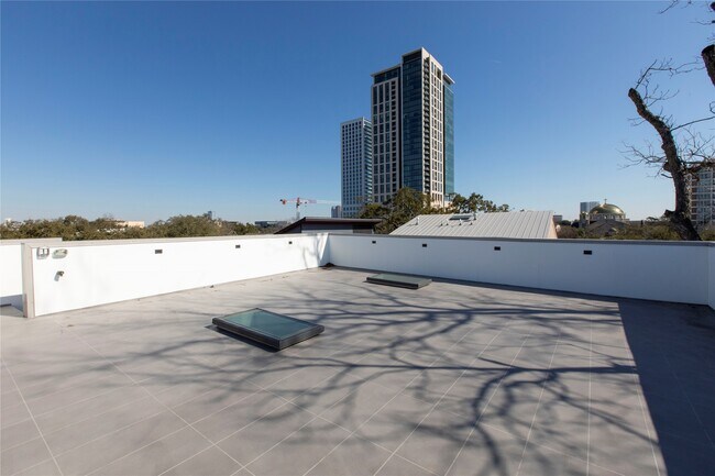 Building Photo - 3512 Mt Vernon St