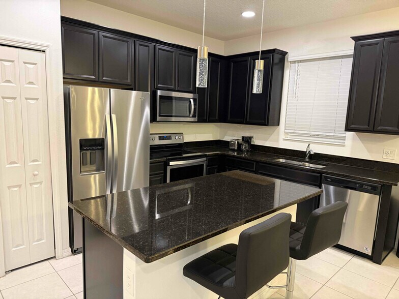 Building Photo - 4247 Gumbo Limbo Dr