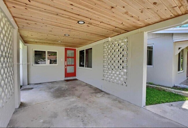 Building Photo - 126 NW 3rd Ct