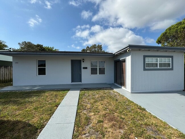 Primary Photo - Spacious 4BR Home | Private Yard | Great L...