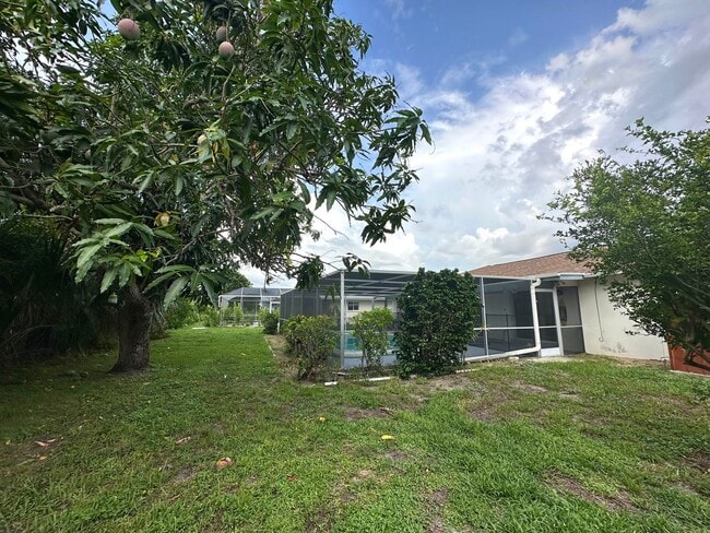 Building Photo - Charming 3 Bed, 2 Bath Pool Home in SE Cap...