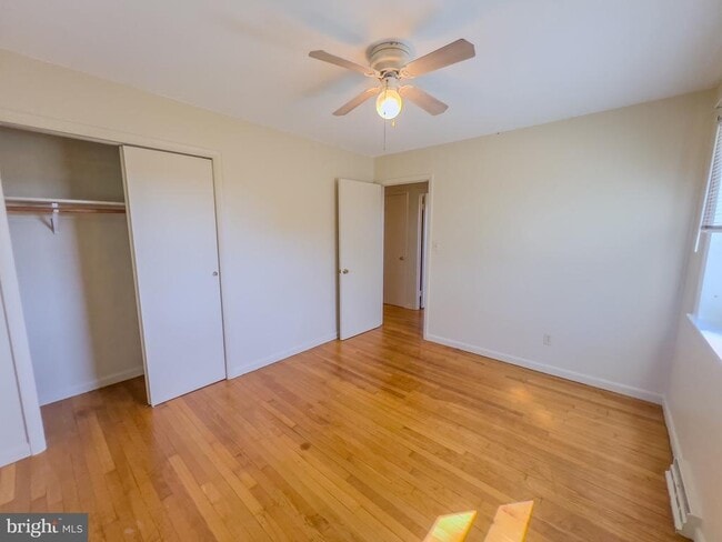 Building Photo - 6470 Rose Hill Dr