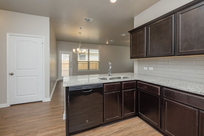 Building Photo - Beautifully designed and thoughtfully maintained duplex