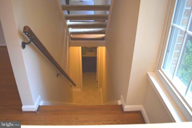 Building Photo - 1549 Autumn Ridge Cir