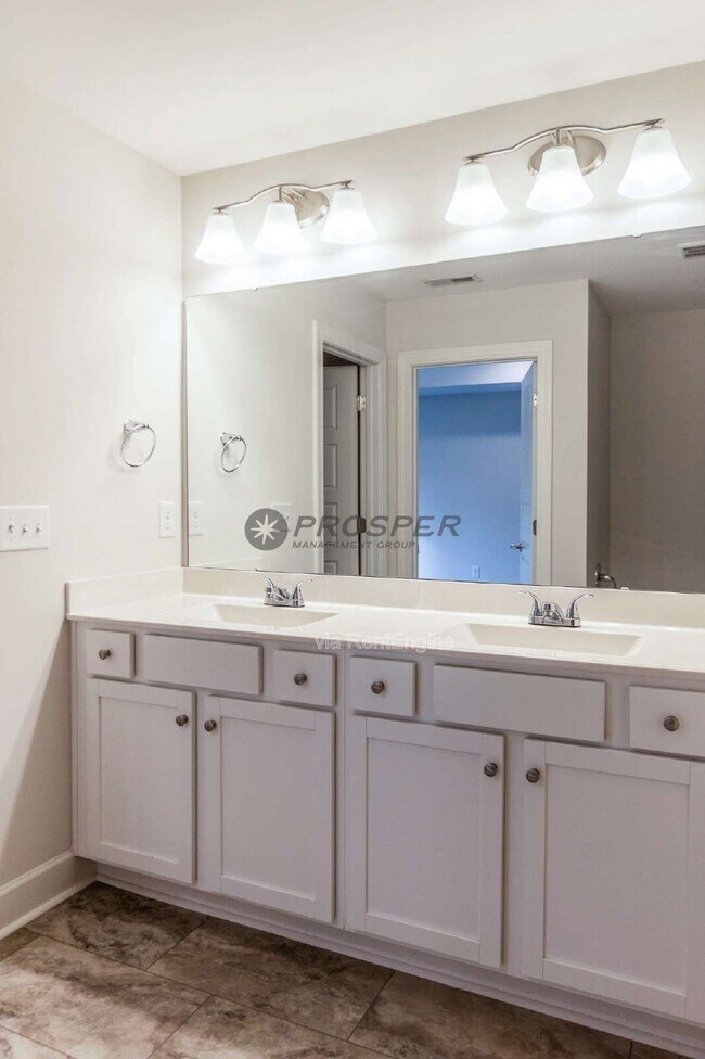 Building Photo - 16 Jaycee Ct