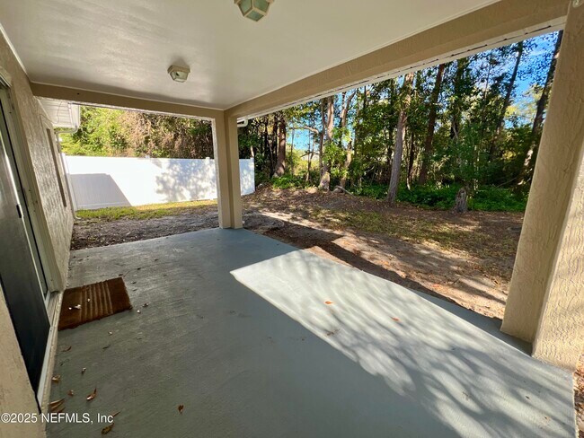 Building Photo - 2669 Lantana Lakes Dr E