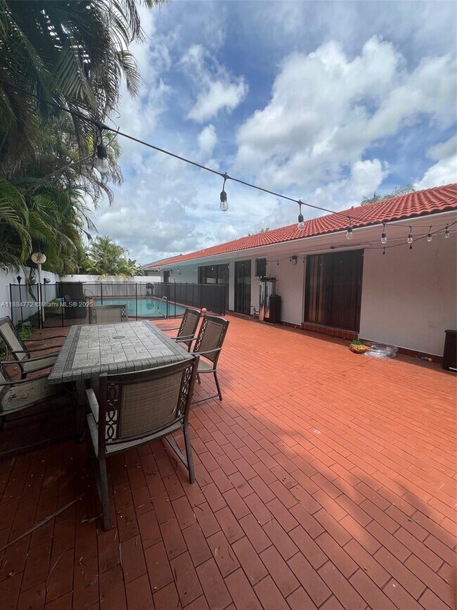 Building Photo - 12310 SW 97th St