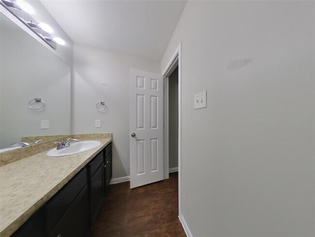 Building Photo - 21439 Palma Grove Way