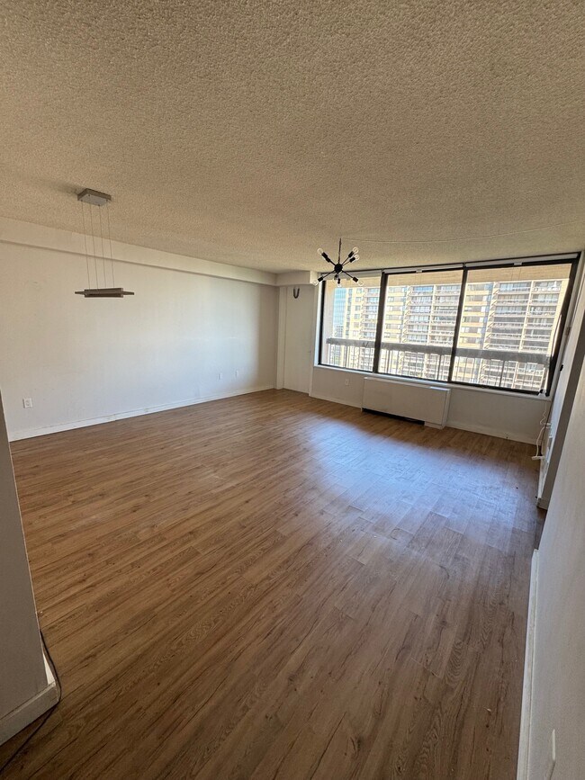 Building Photo - 3705 S George Mason Dr