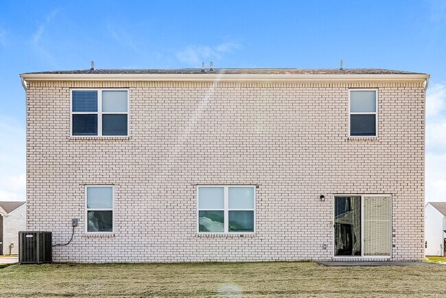 Building Photo - 621 Samuel Lee Ln