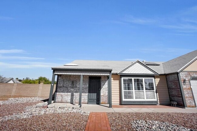 Building Photo - Tucson Desert Oasis: Your Dream 3-Bed Home Awaits!