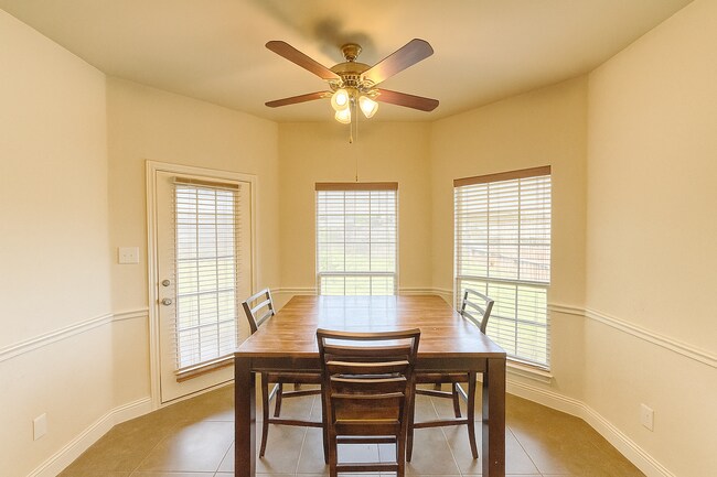 Building Photo - Hidden Gem in Plano’s Trails of Glenwood