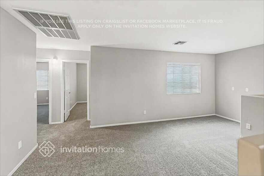Building Photo - 423 S Sabrina