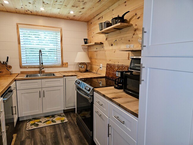 Building Photo - 3575 Gulf Blvd