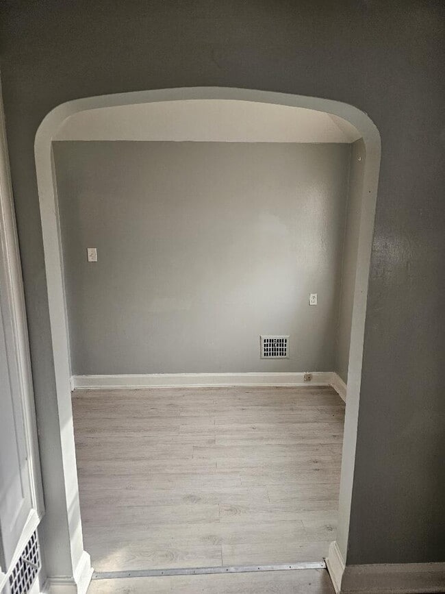 Building Photo - 16505 Stansbury Ave