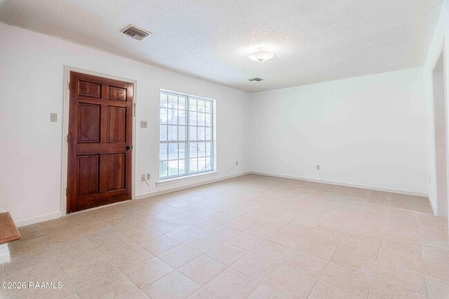 Building Photo - 222 Winsor Dr