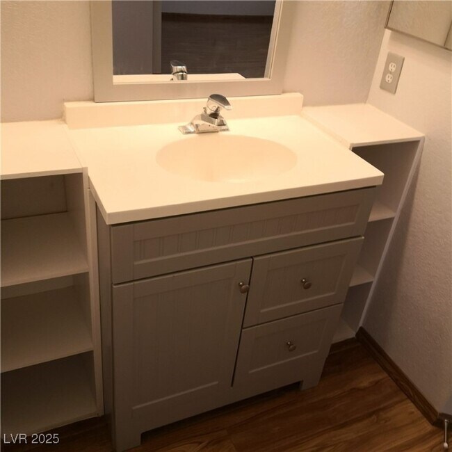 Building Photo - 6750 Del Rey Ave